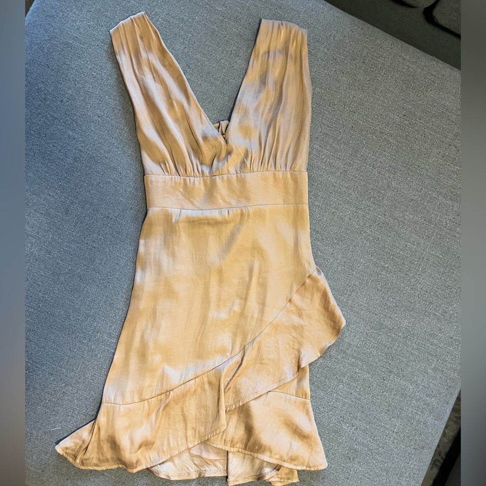 NWT LE LIS Collection gold silky tie back mini dress